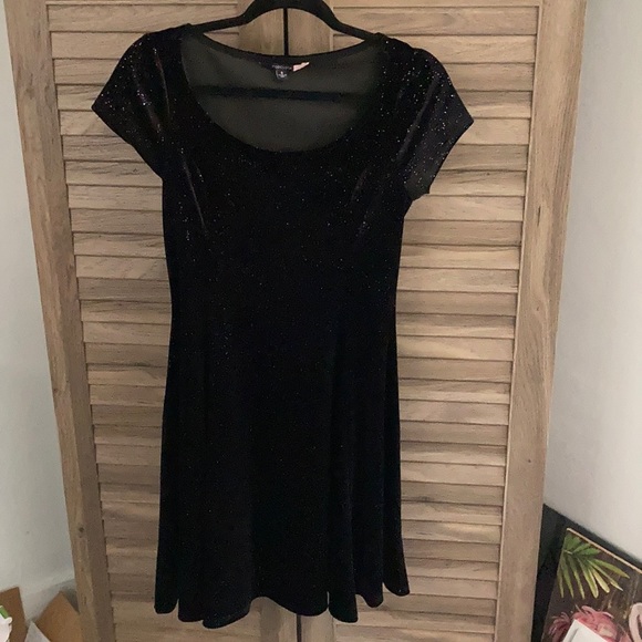 Modcloth Velvet Vibes Skater Dress - Picture 2 of 5